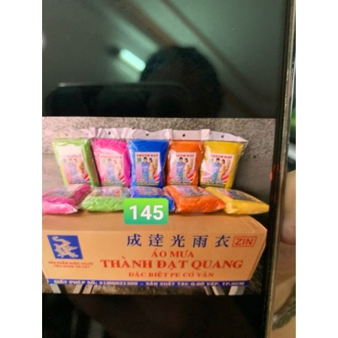 Thùng áo mưa vàng 